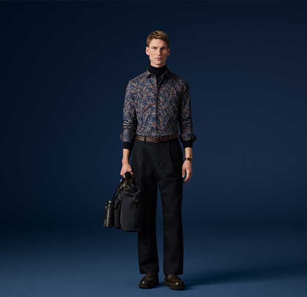 OLYMP overhemd met paisleyprint – eigentijdse herenstijl OLYMP blauw overhemd met paisleyprint – moderne herenstijl bij Van den Broek Herenmode Haarlem